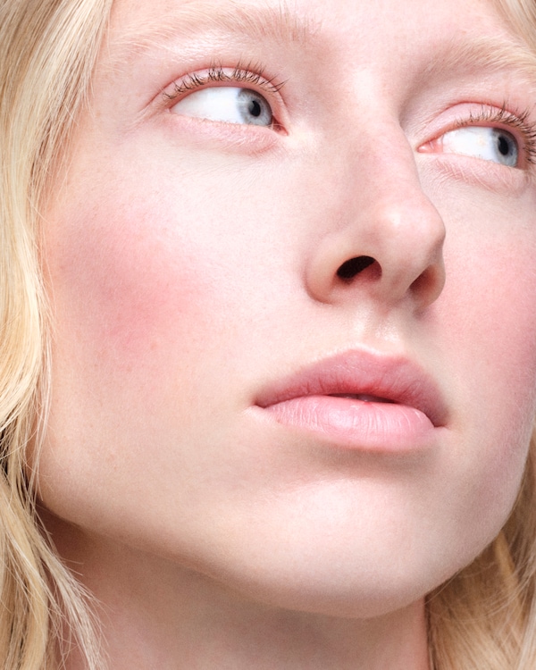 Prada Touch cream-to-powder color - P76 - WATERLILY Prada Touch cream-to-powder color - P76 - WATERLILY