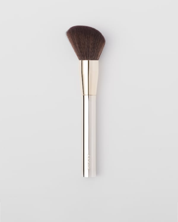 プラダ PRADA ブレンディングブラシ　05 Prada Eye Blending Makeup Brush | Prada Beauty Official