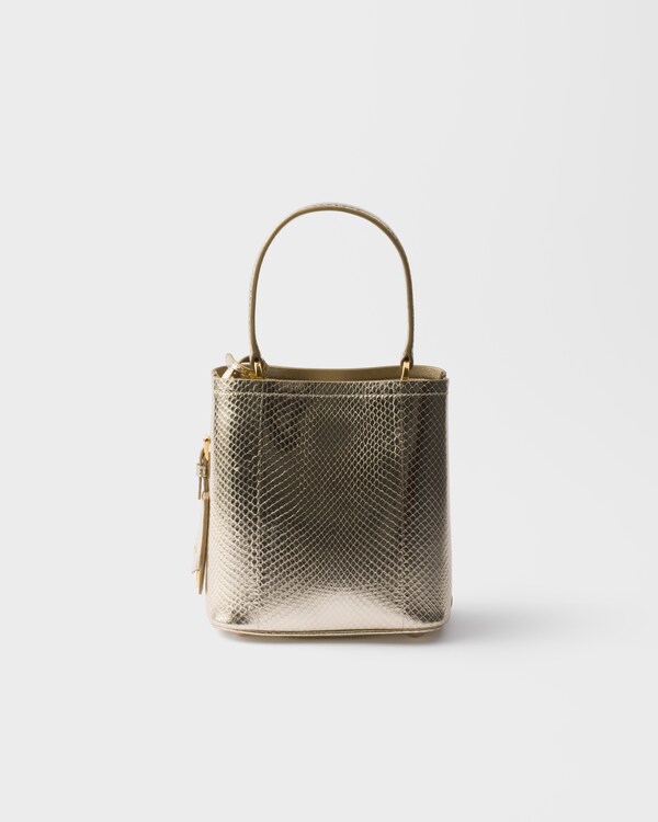 حقيبة Prada Panier صغيرة من جلد البايثون - بيريت حقيبة Prada Panier صغيرة من جلد البايثون - بيريت