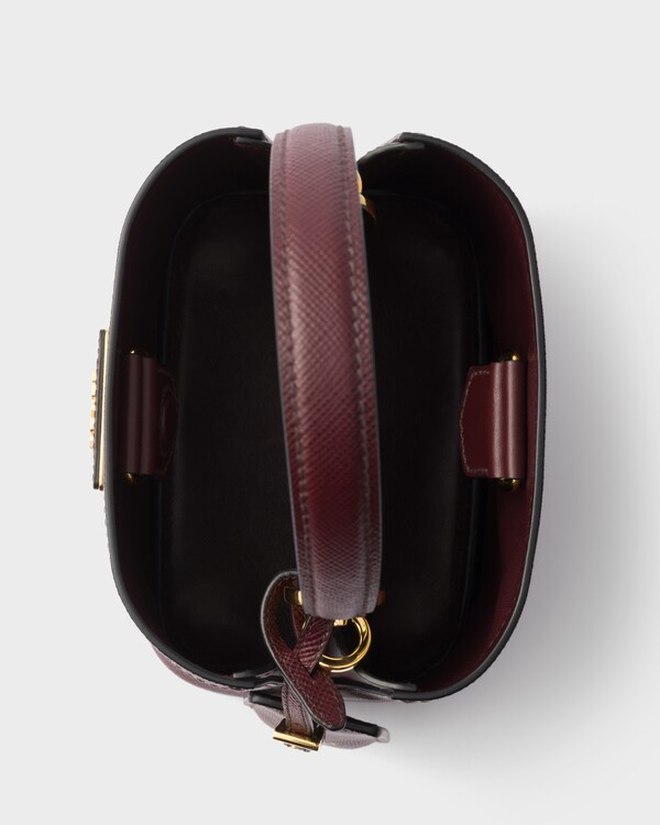 حقيبة Prada Panier صغيرة من جلد سافيانو - خمري اللون حقيبة Prada Panier صغيرة من جلد سافيانو - خمري اللون