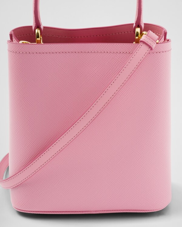 حقيبة Prada Panier من جلد سافيانو بحجم صغير حقيبة Prada Panier من جلد سافيانو بحجم صغير