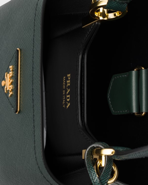 حقيبة Prada Panier صغيرة من جلد سافيانو حقيبة Prada Panier صغيرة من جلد سافيانو