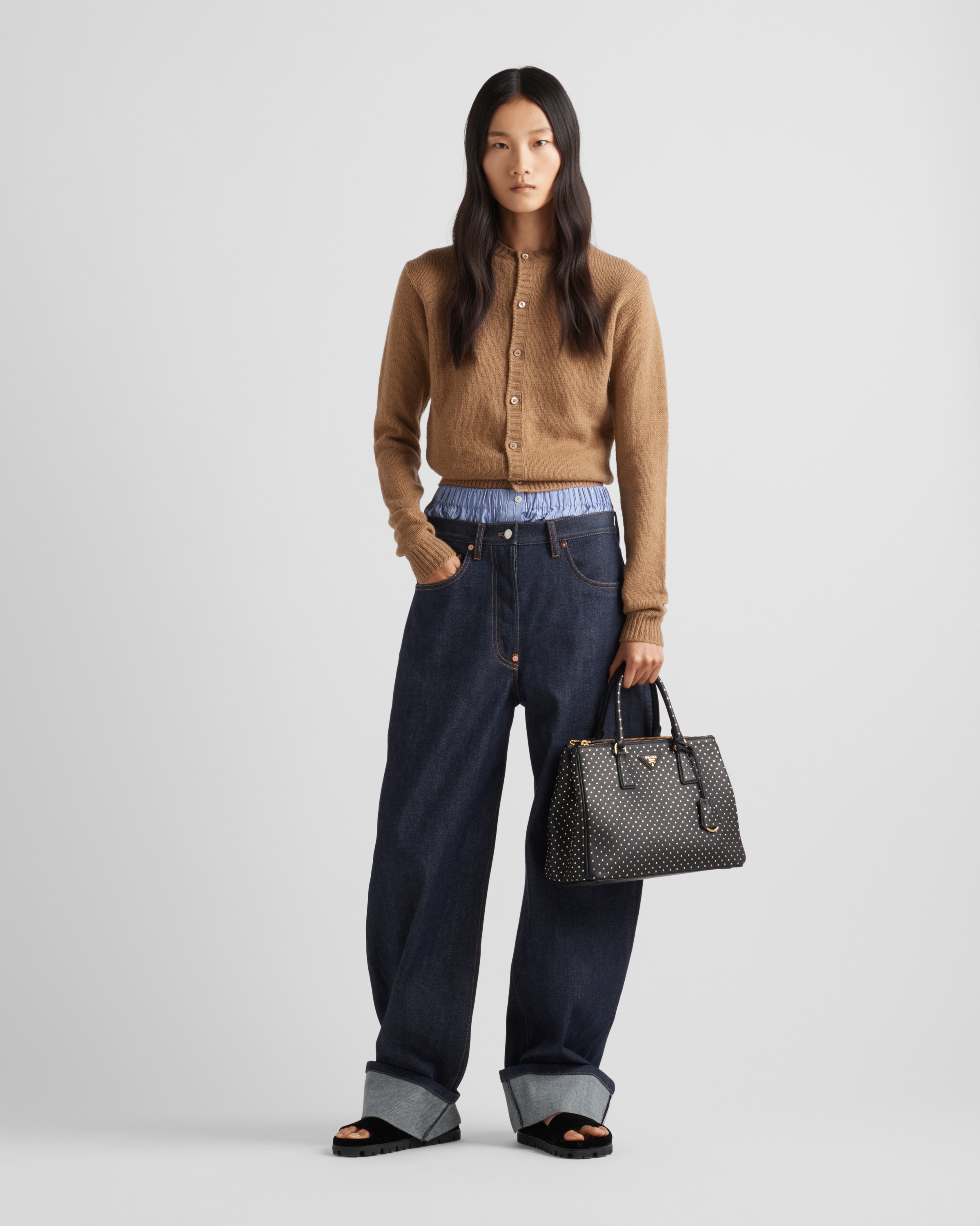 PRADA ガレリア エクストララージ スタッズ付き レザーバッグ Natural Extra-large Prada Galleria studded leather bag | PRADA
