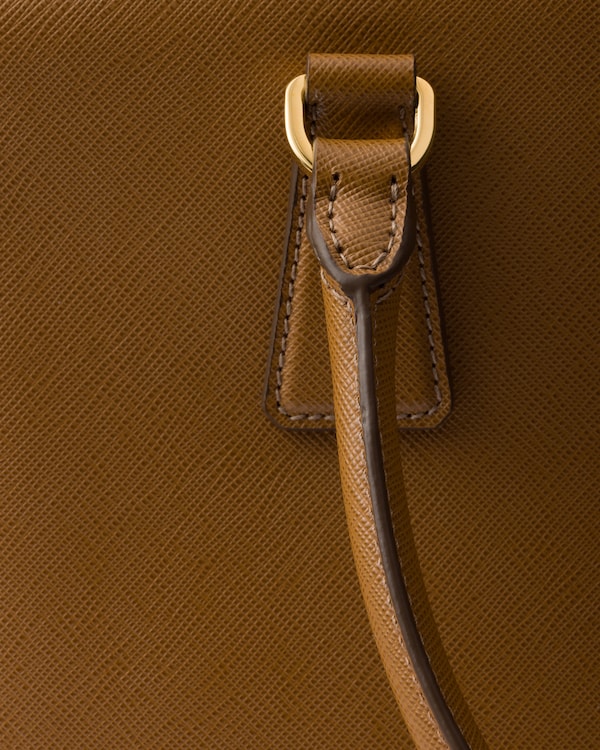 Grand sac Prada Galleria en cuir Saffiano - Caramel Grand sac Prada Galleria en cuir Saffiano - Caramel