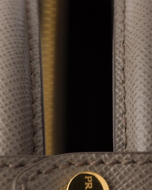 Grand sac Prada Galleria en cuir Saffiano - Gris argile Grand sac Prada Galleria en cuir Saffiano - Gris argile