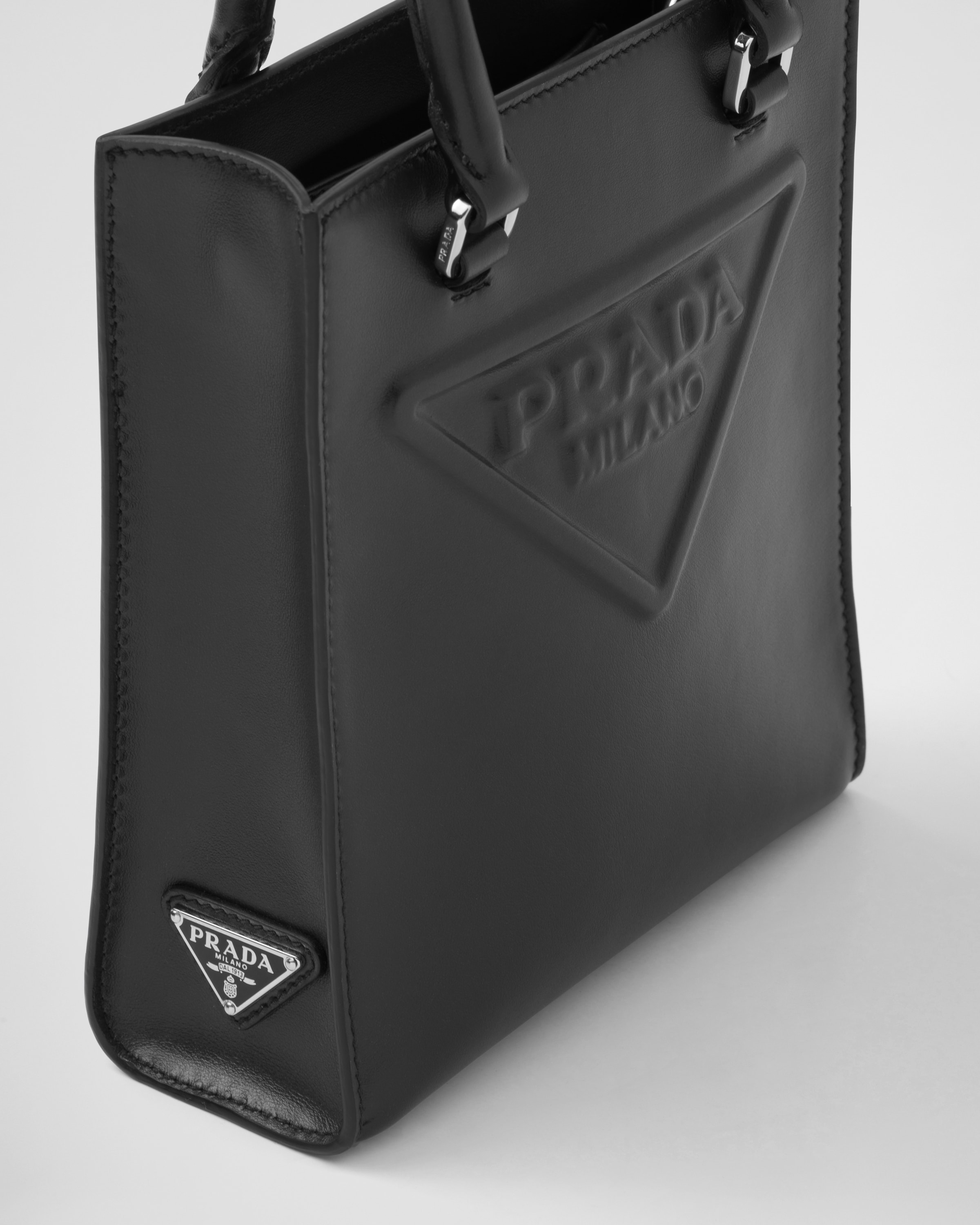 가죽 핸드백 블랙 Prada