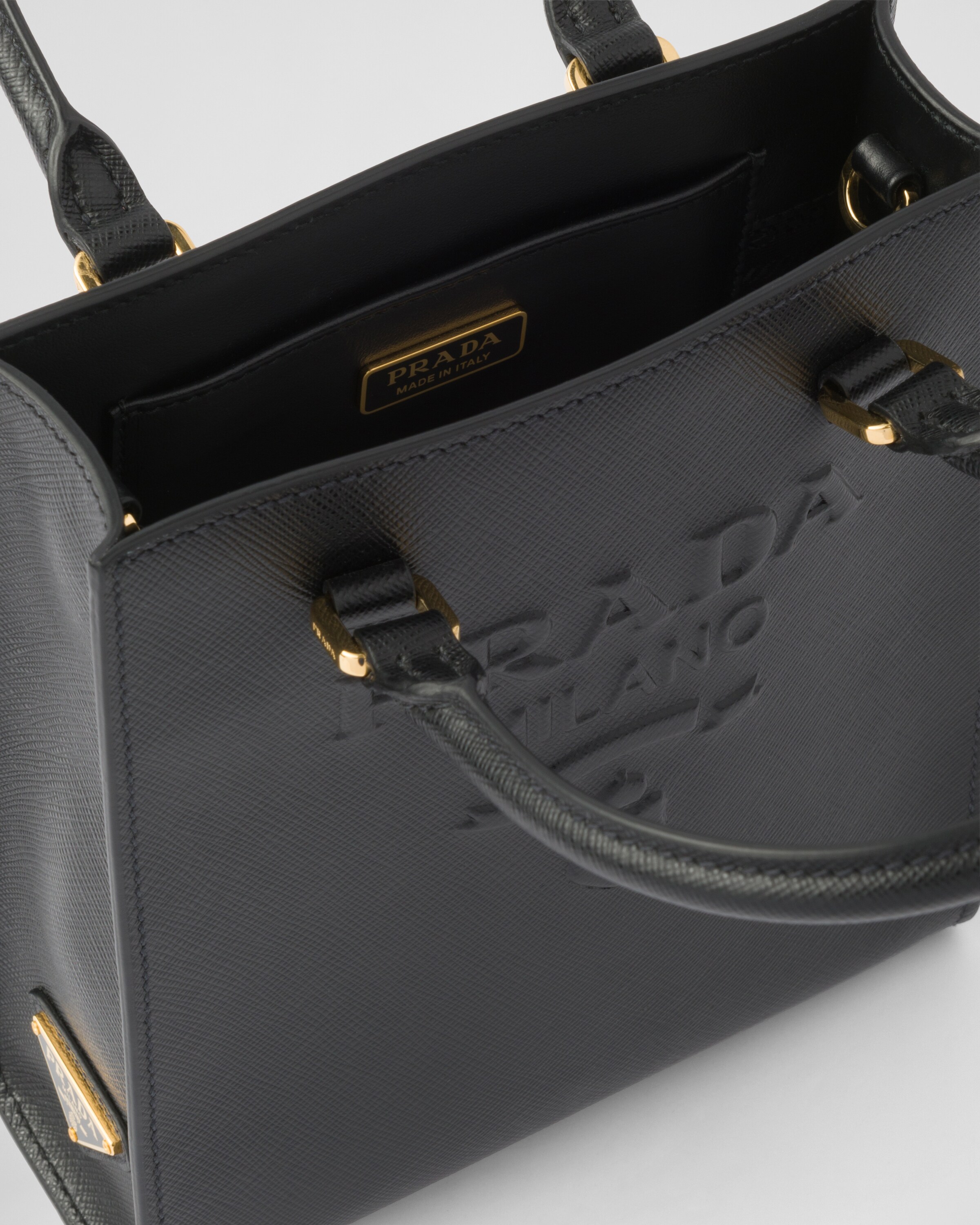 Prada حقيبة يد من جلد سافيانو بحجم صغير 5