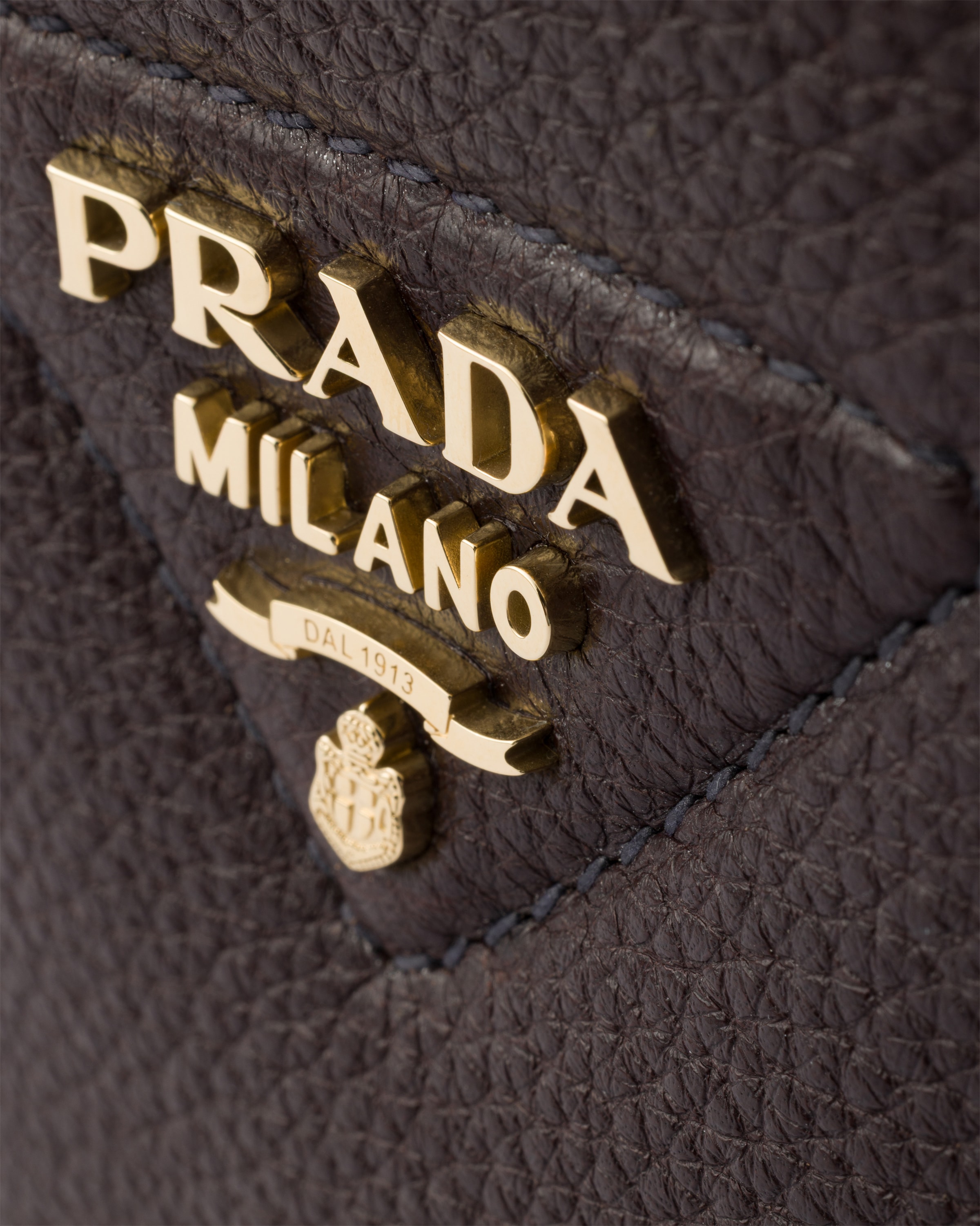 ダークブラウン プラダ リエゾン ミニ レザー ハンドバッグ | PRADA - 日本