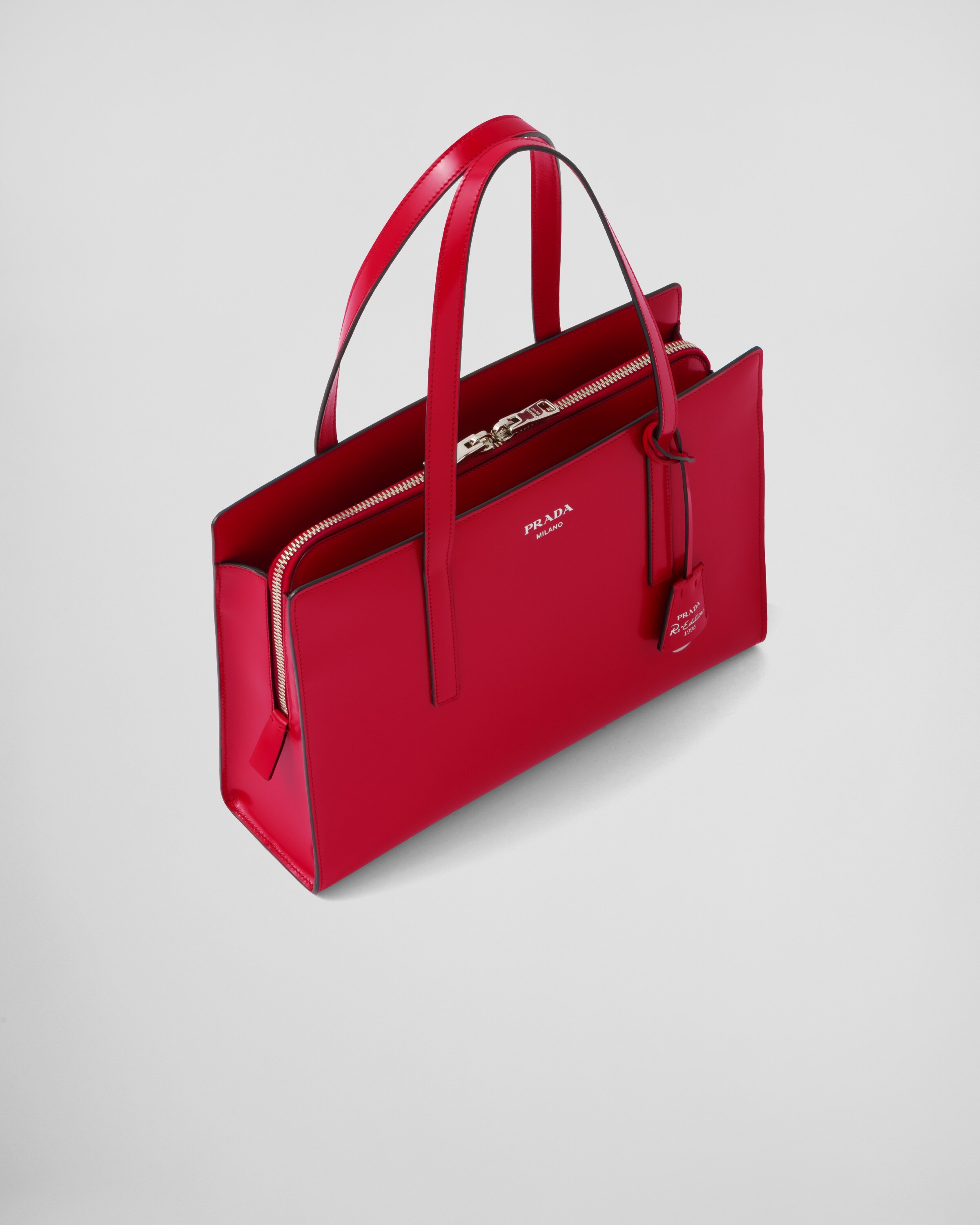 Prada حقيبة Prada Re\u002DEdition 1995 من الجلد المصقول بحجم متوسط 3