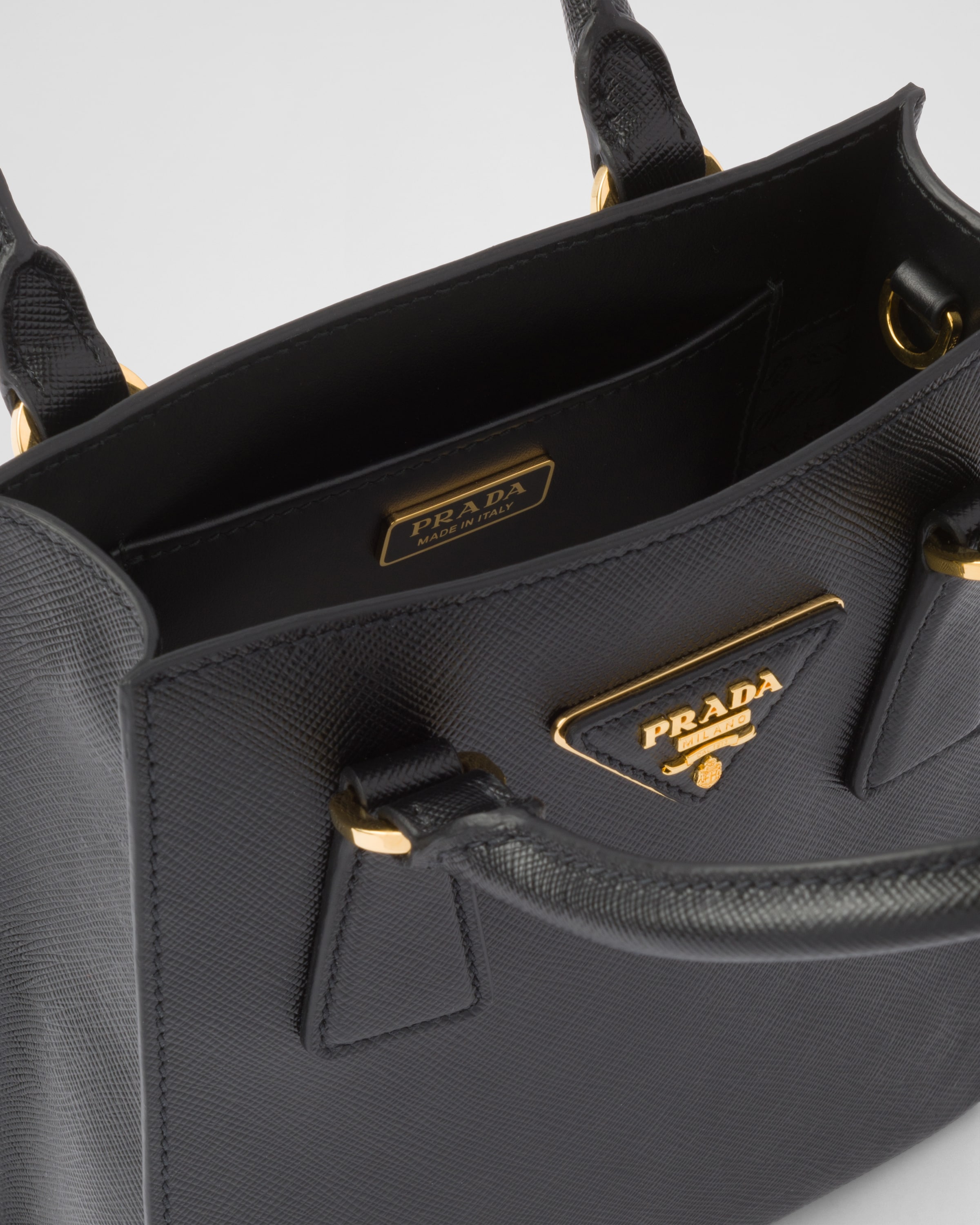 Prada black hot sale saffiano bag