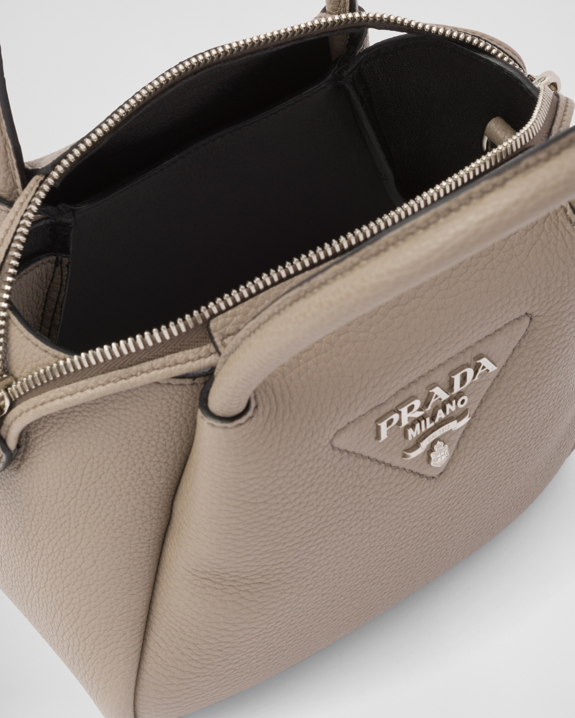 グレー ヴィッテロダイノソフトレザー ミニハンドバッグ | PRADA