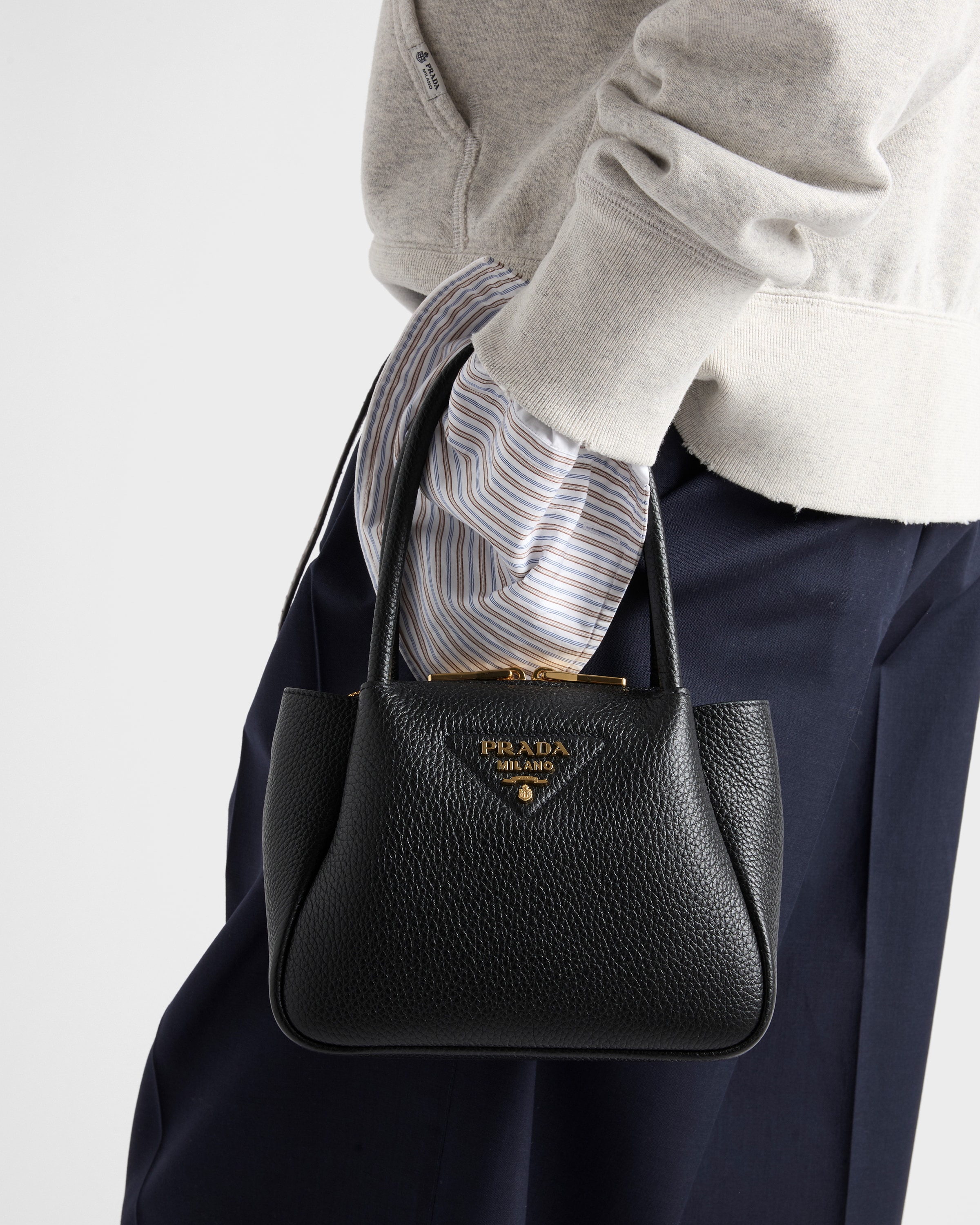 ブラック レザー ミニハンドバッグ | PRADA - 日本