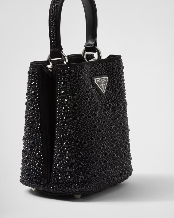 حقيبة Prada Panier من الساتان مرصعة بالكريستال - أسود حقيبة Prada Panier من الساتان مرصعة بالكريستال - أسود