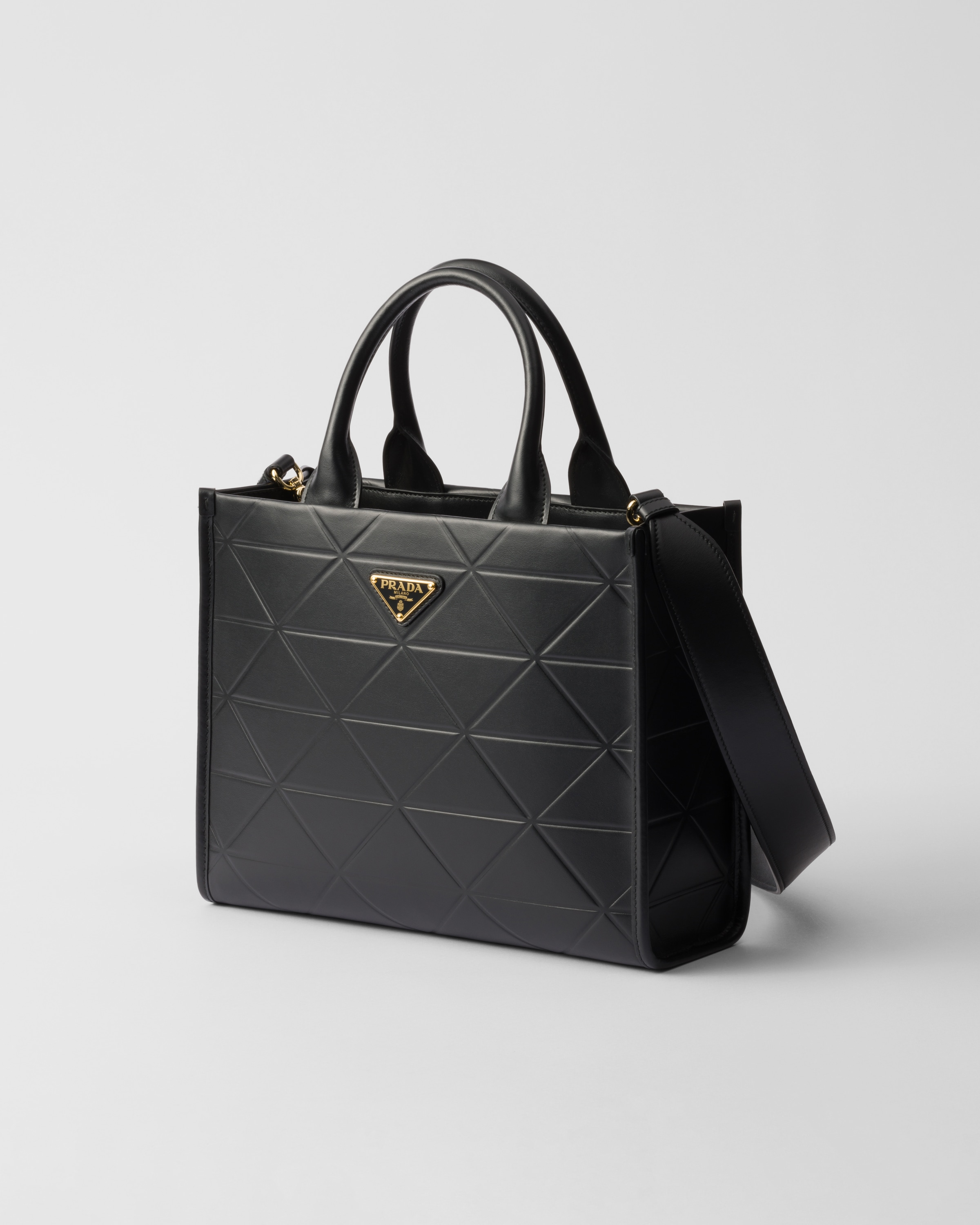 ブラック プラダ シンボル ミディアム レザー バッグ | PRADA