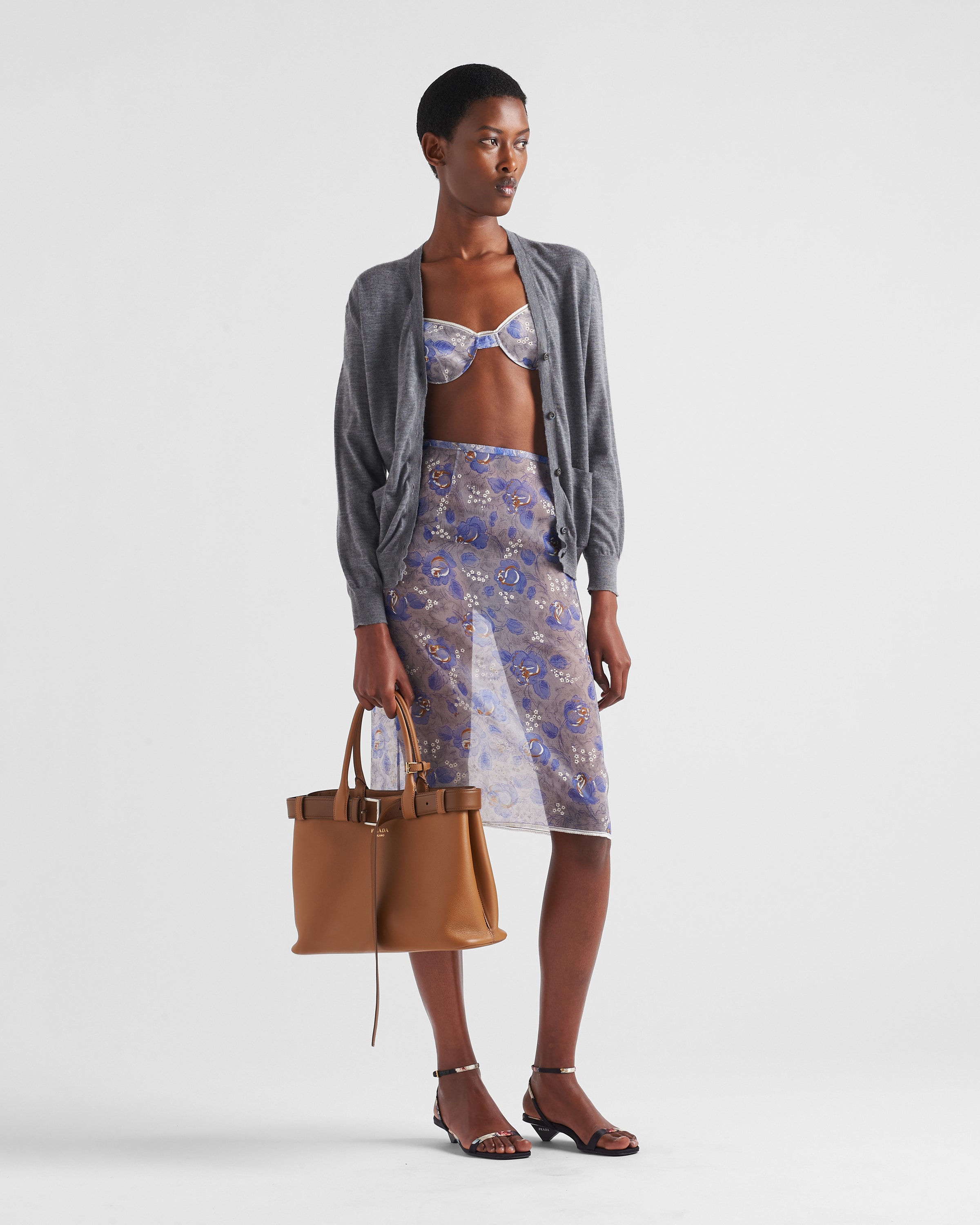 Prada sito ufficiale saldi 2025