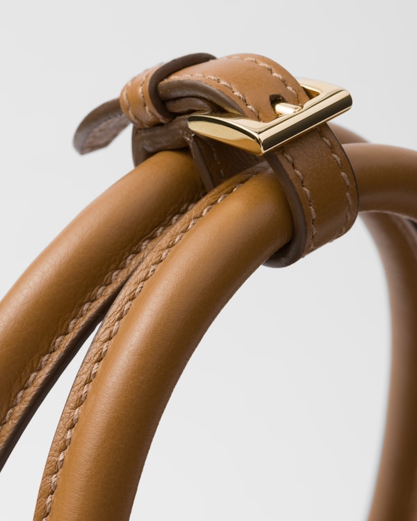 Prada Buckle大号皮革束带手袋  Prada Buckle大号皮革束带手袋