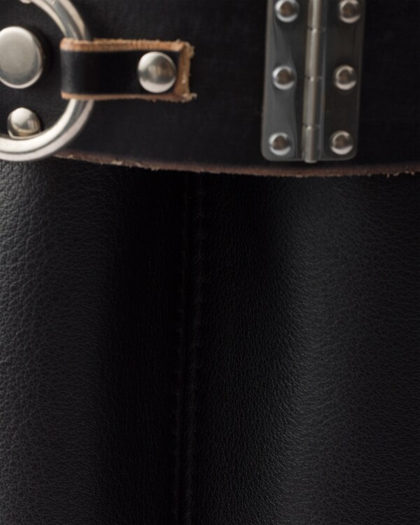 プラダ バックル スタッズベルト付 ラージ レザー バッグ プラダ バックル スタッズベルト付 ラージ レザー バッグ