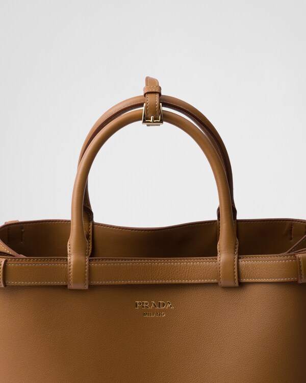 Bolsa Prada Buckle média em couro com cinto duplo Bolsa Prada Buckle média em couro com cinto duplo