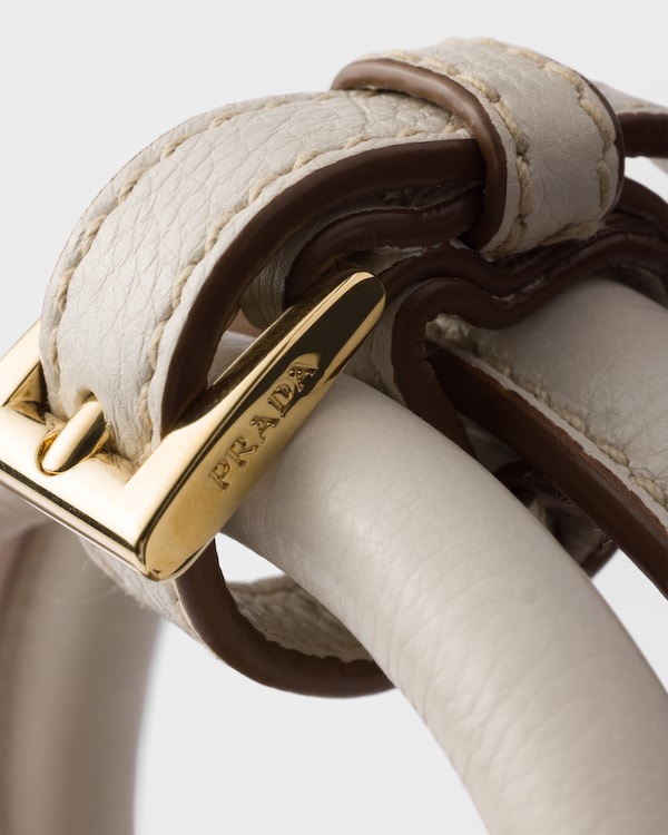 Prada Buckle mittelgroße Tasche aus Baumwollcanvas und Leder - Weiss Prada Buckle mittelgroße Tasche aus Baumwollcanvas und Leder - Weiss