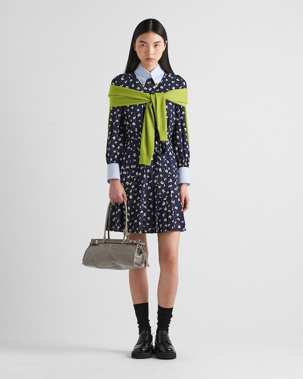 프라다 보니 미디엄 가죽 핸드백 프라다 보니 미디엄 가죽 핸드백