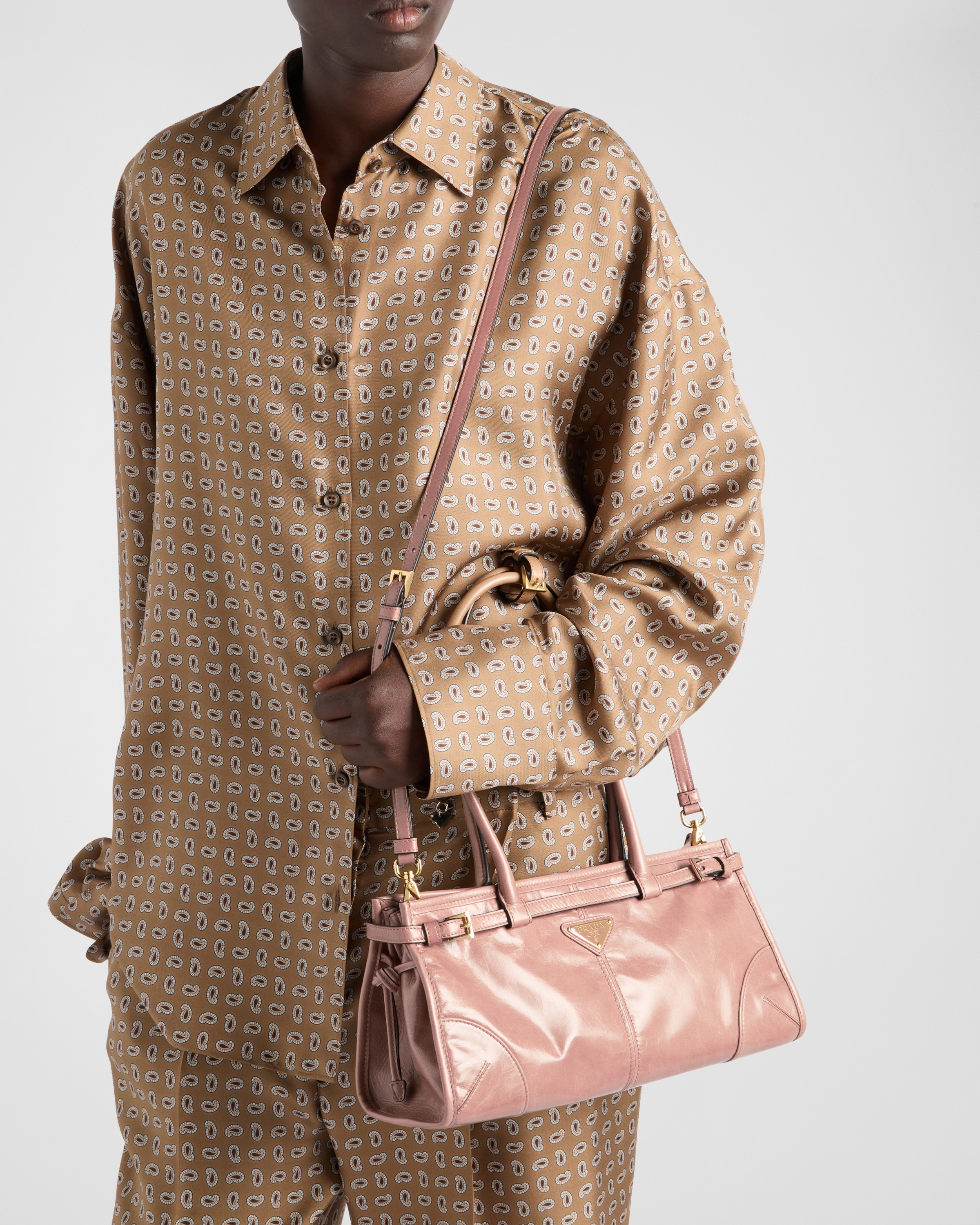 スズラン プラダ ボニー ミディアム レザー ハンドバッグ | PRADA