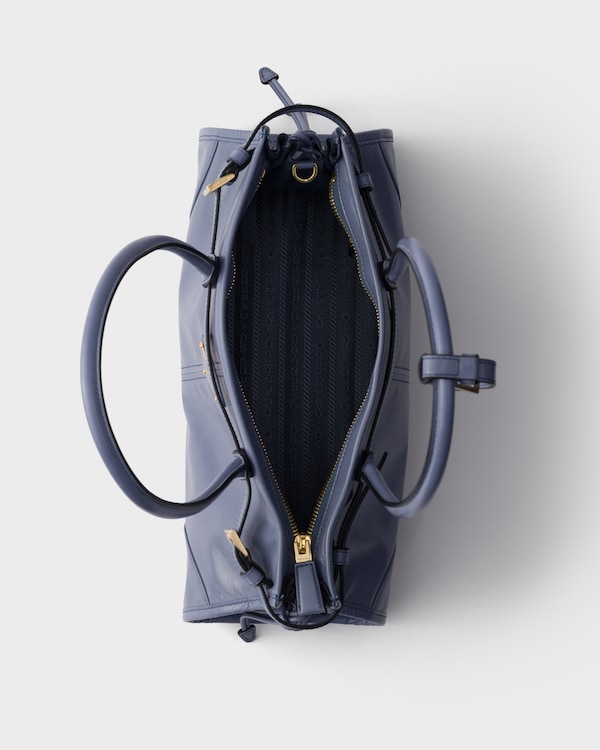 プラダ ボニー ミディアム レザー ハンドバッグ - アビエーションブルー プラダ ボニー ミディアム レザー ハンドバッグ - アビエーションブルー