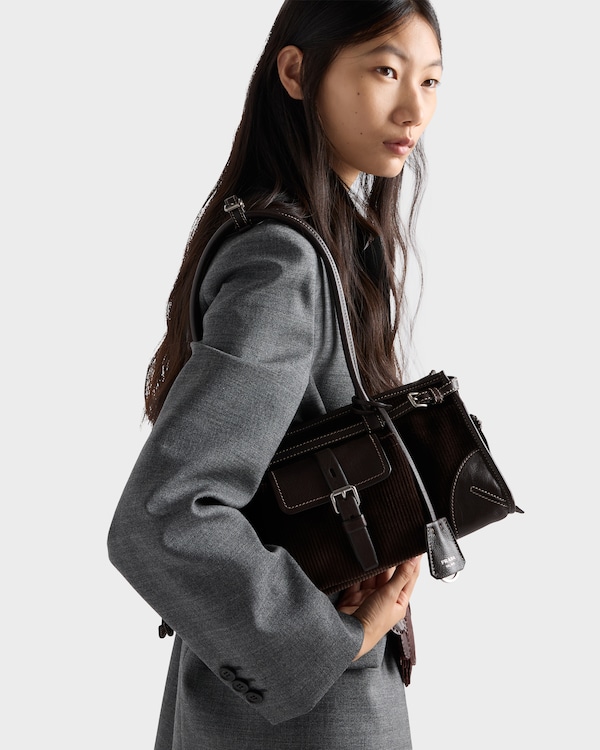 Sac à main Prada Bonnie en velours côtelé et cuir de taille moyenne - Ebène Sac à main Prada Bonnie en velours côtelé et cuir de taille moyenne - Ebène
