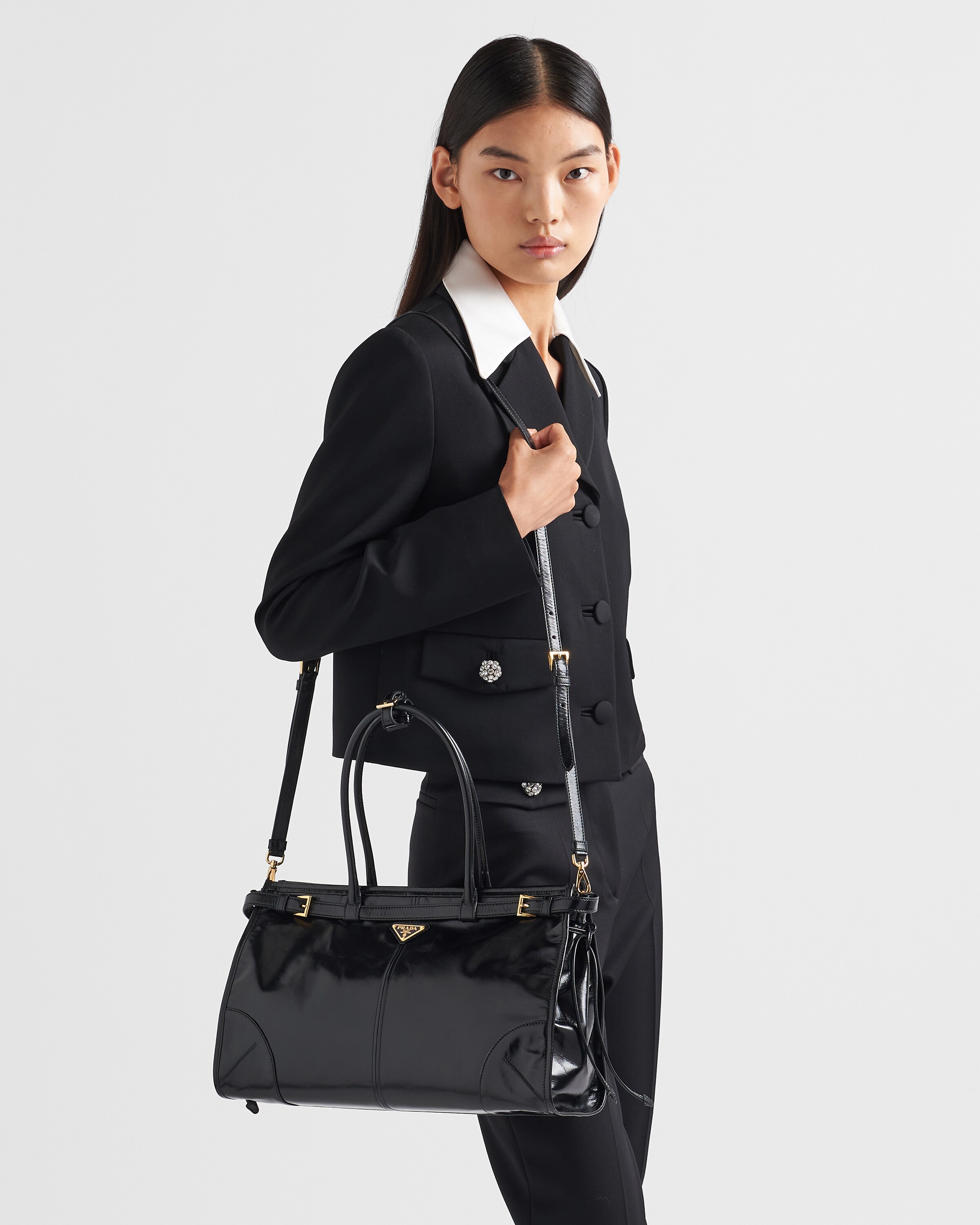 ブラック プラダ ボニー ラージ レザー ハンドバッグ | PRADA - 日本