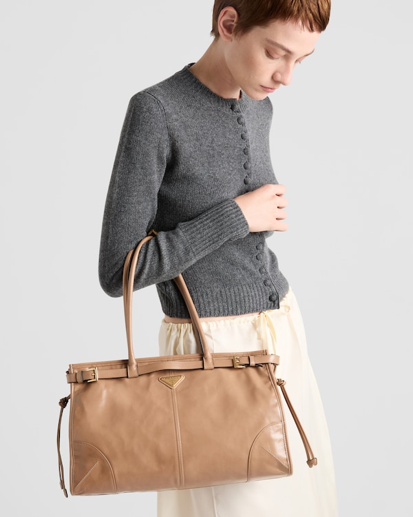 プラダ ボニー ラージ レザー ハンドバッグ プラダ ボニー ラージ レザー ハンドバッグ