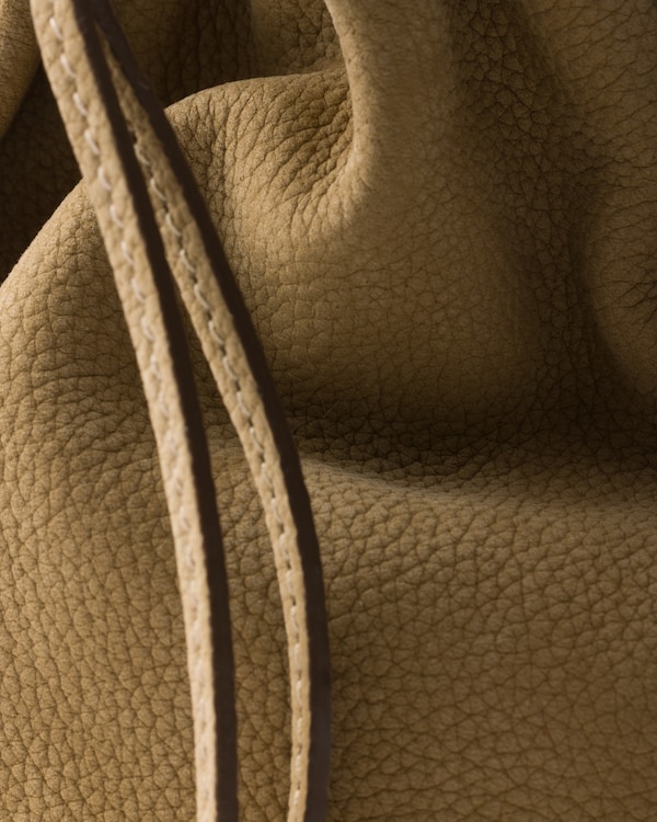 Bolso Prada Bonnie grande de piel nobuk - Beige Desierto Bolso Prada Bonnie grande de piel nobuk - Beige Desierto