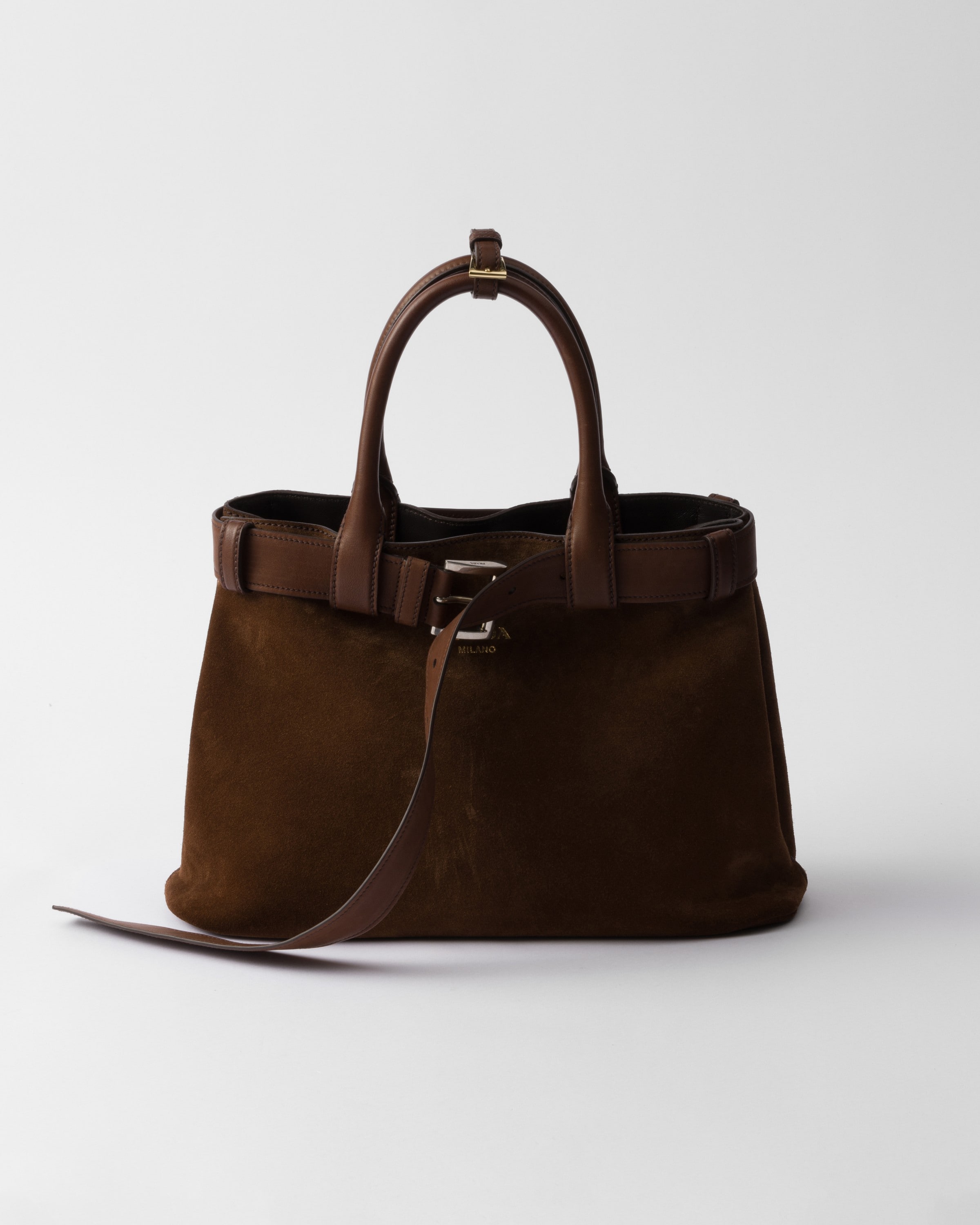 Shop Prada Mittelgrosse Buckle Tasche Aus Wildleder Mit Gürtel In Kakaobraun