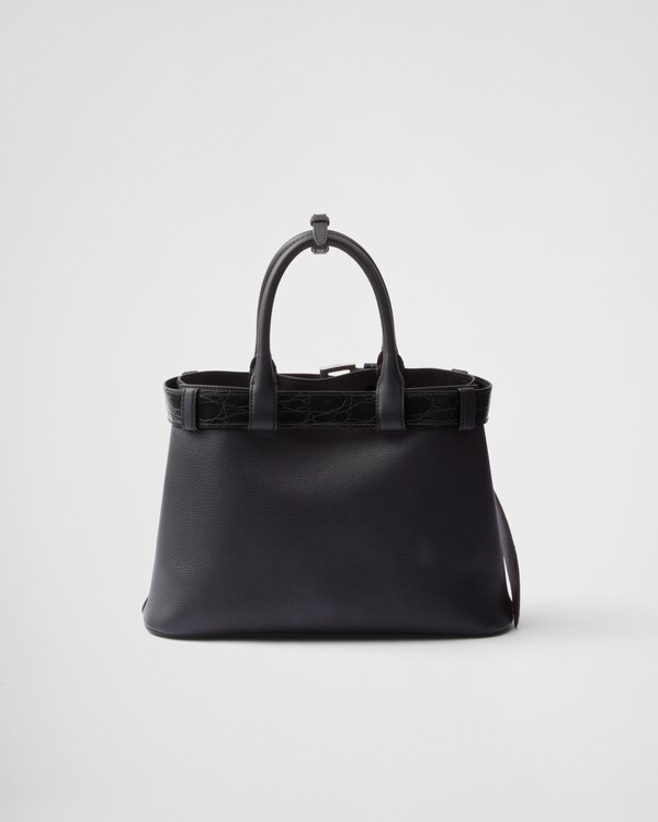 حقيبة Prada Buckle متوسطة الحجم من الجلد وجلد التمساح - أسود حقيبة Prada Buckle متوسطة الحجم من الجلد وجلد التمساح - أسود