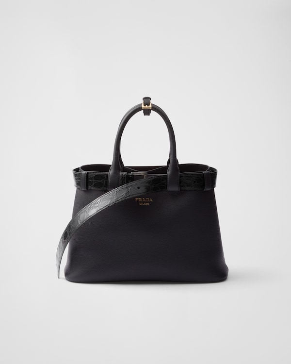 حقيبة Prada Buckle متوسطة الحجم من الجلد وجلد التمساح - أسود حقيبة Prada Buckle متوسطة الحجم من الجلد وجلد التمساح - أسود