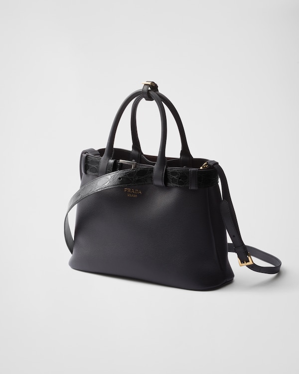 حقيبة Prada Buckle متوسطة الحجم من الجلد وجلد التمساح - أسود حقيبة Prada Buckle متوسطة الحجم من الجلد وجلد التمساح - أسود