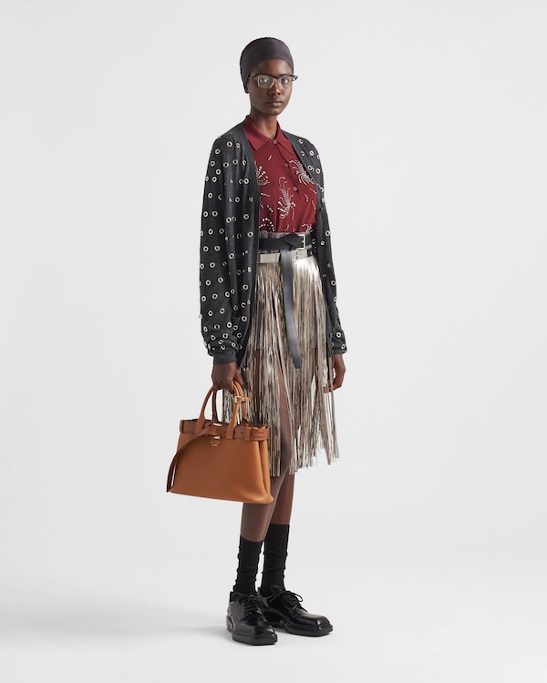 حقيبة Prada Buckle متوسطة الحجم من الجلد وجلد التمساح حقيبة Prada Buckle متوسطة الحجم من الجلد وجلد التمساح