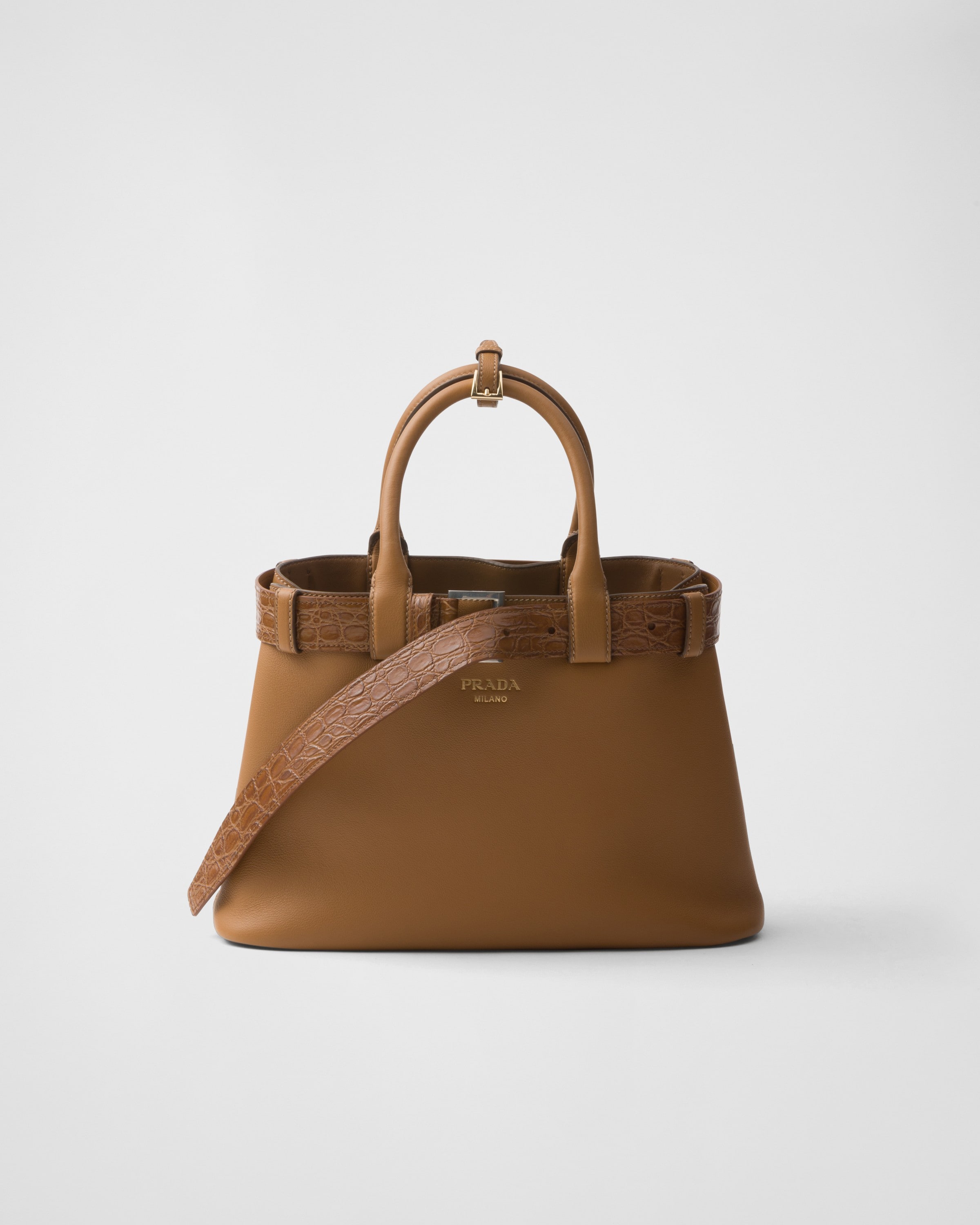 3色展開】PRADA◇レザー ミディアム トートバッグ ロゴ付 話題