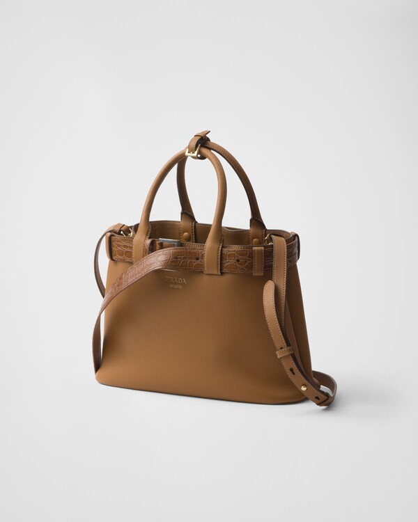 حقيبة Prada Buckle متوسطة الحجم من الجلد وجلد التمساح حقيبة Prada Buckle متوسطة الحجم من الجلد وجلد التمساح