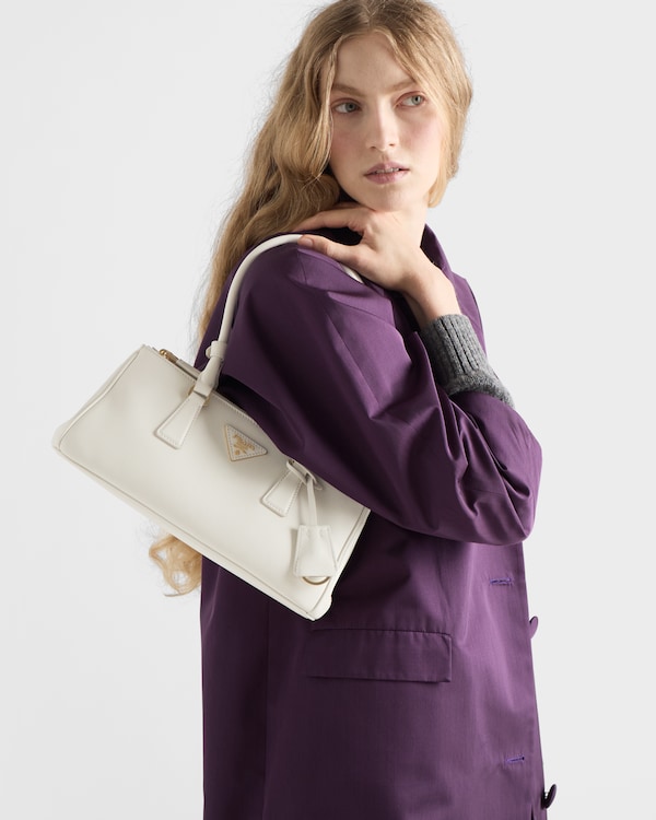 プラダ ガレリア ミディアム レザー バッグ プラダ ガレリア ミディアム レザー バッグ