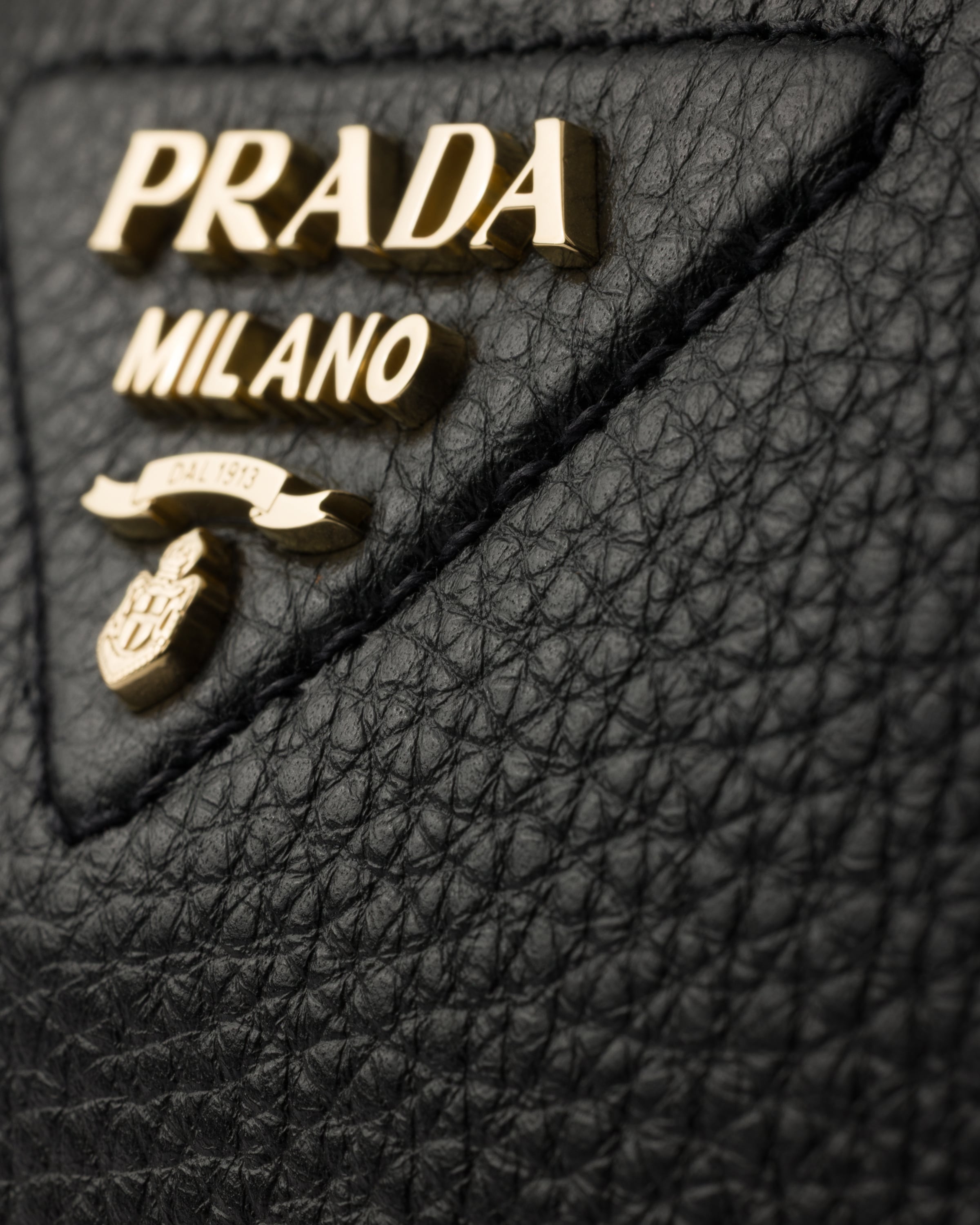 ブラック レザー ミニハンドバッグ | PRADA - 日本
