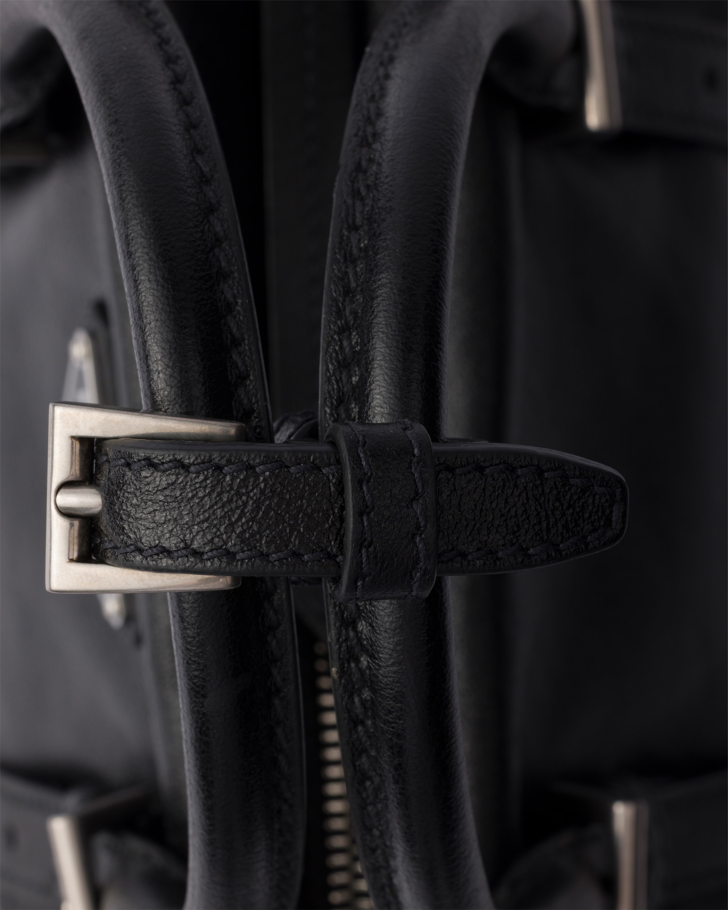 ブラック プラダ ボニー スモール レザー バッグ | PRADA - 日本