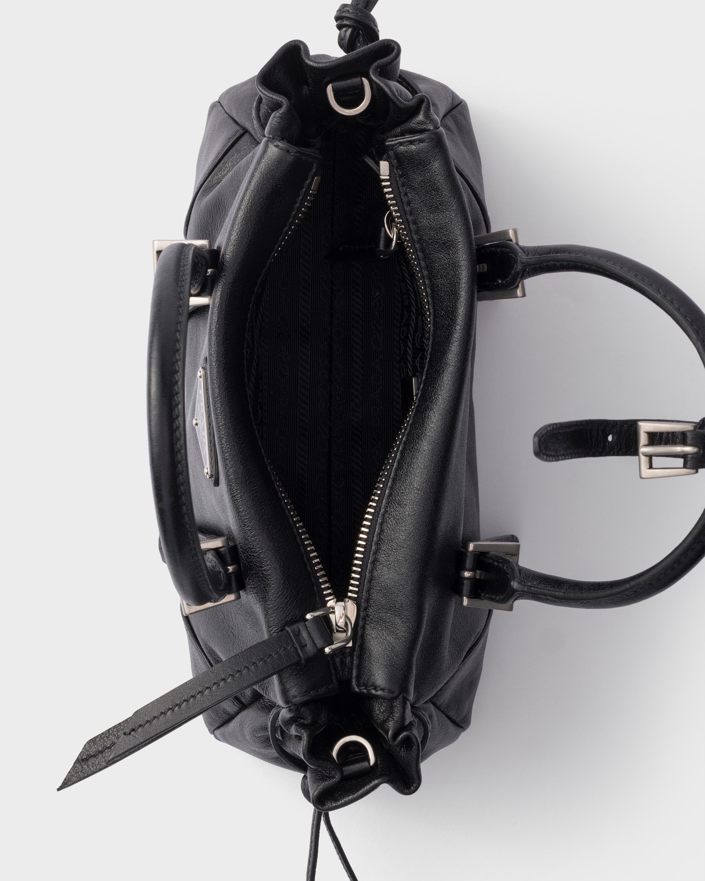 ブラック プラダ ボニー スモール レザー バッグ | PRADA - 日本