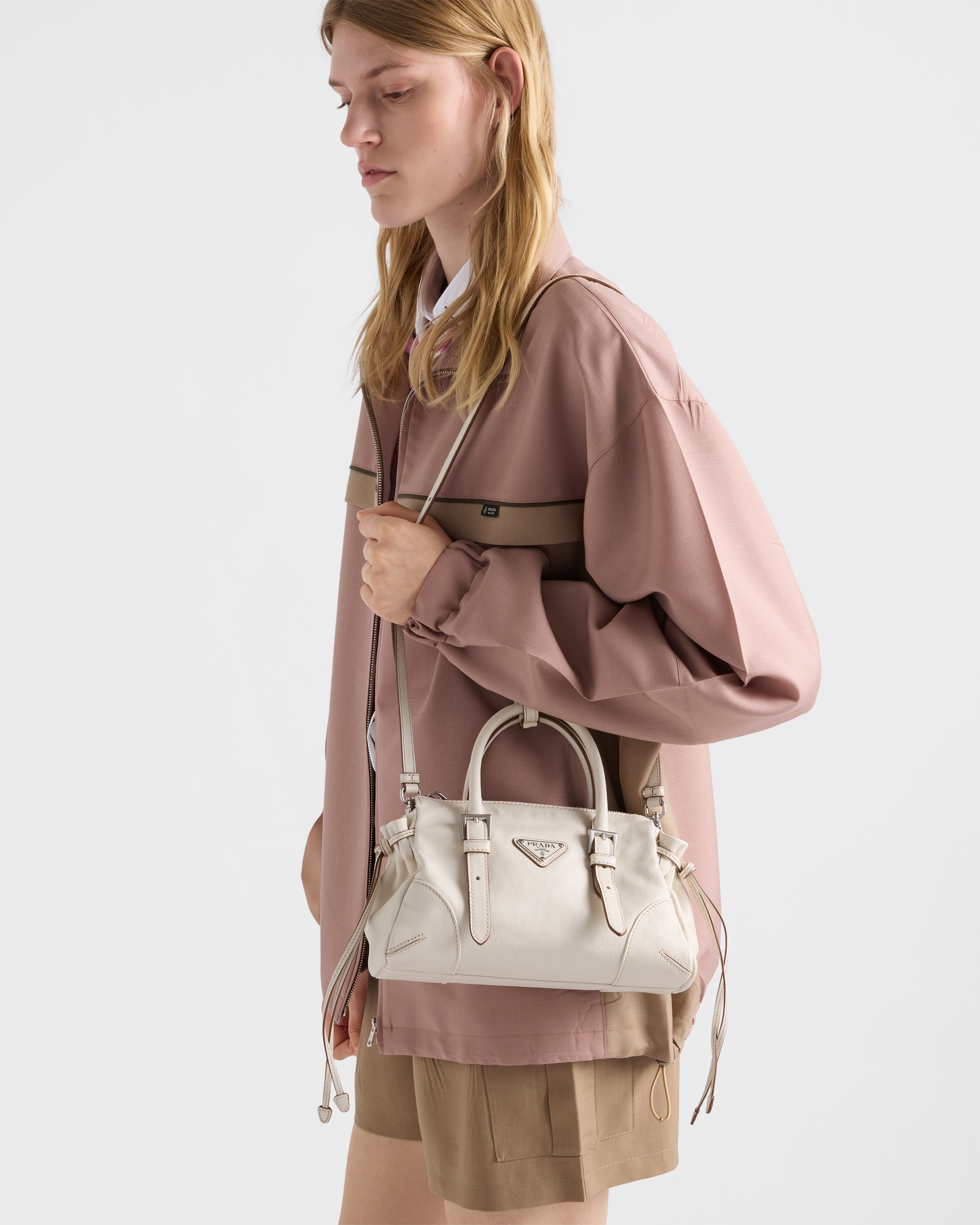 ホワイト プラダ ボニー スモール レザー バッグ | PRADA - 日本