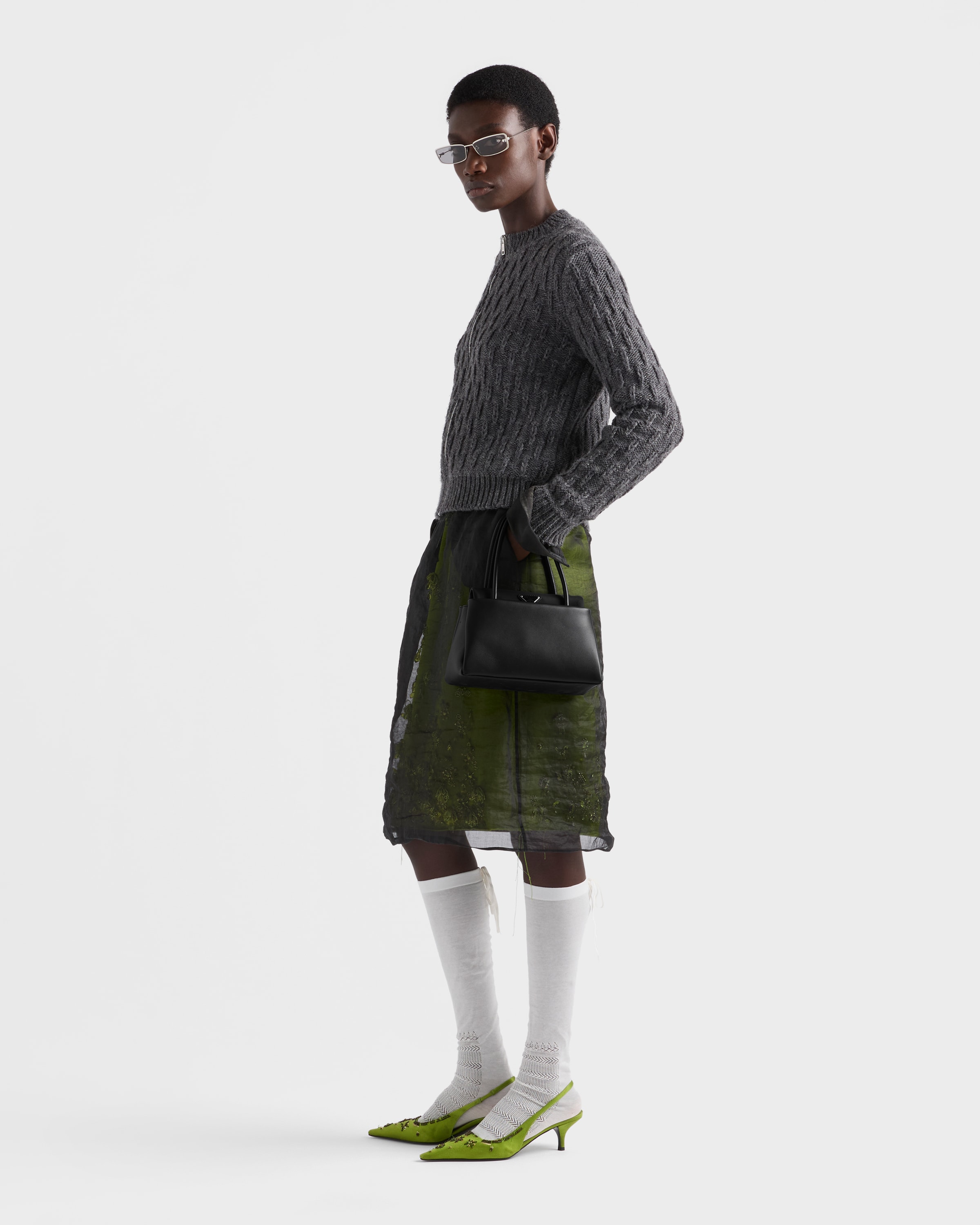ブラック プラダ パサージュ スモール レザー バッグ Re-nylon
