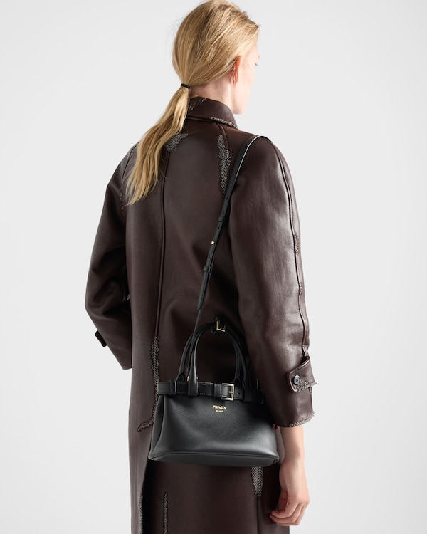 Bolsa Prada Buckle pequena em couro com cinto - Preto Bolsa Prada Buckle pequena em couro com cinto - Preto