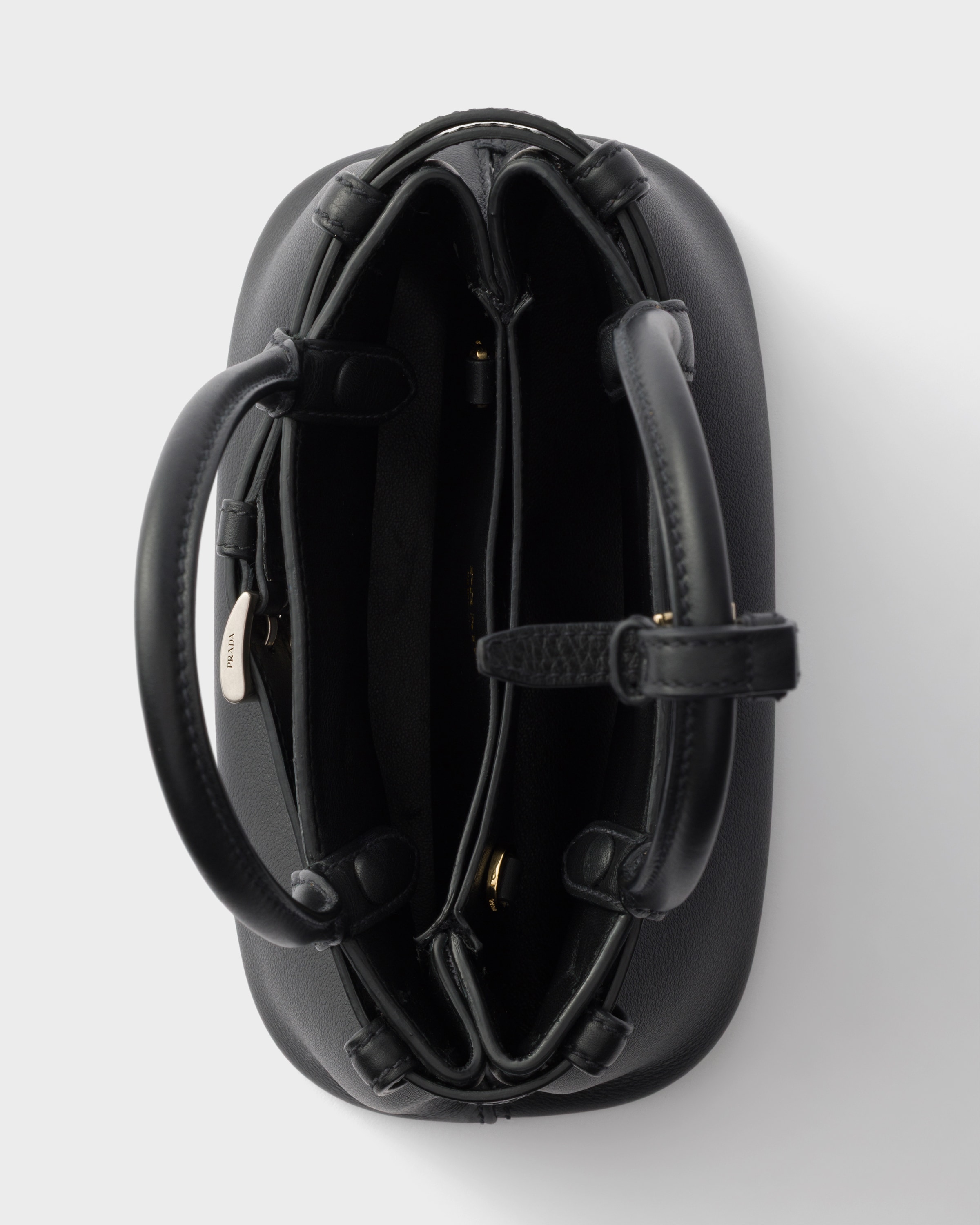 ブラック プラダ バックル スモール レザーバッグ ベルト付 | PRADA - 日本