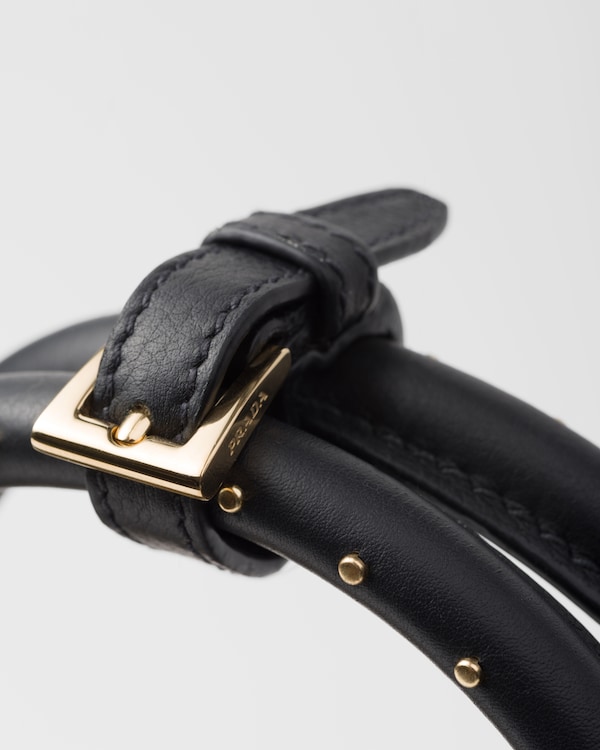 プラダ ガレリア エクストララージ スタッズ付 ソフトグレインレザー バッグ - ブラック プラダ ガレリア エクストララージ スタッズ付 ソフトグレインレザー バッグ - ブラック