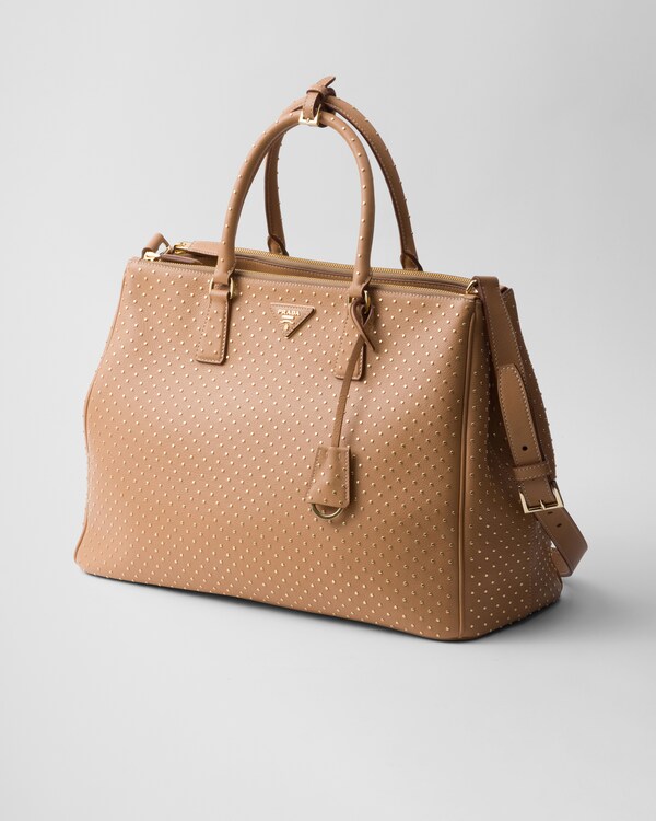 حقيبة Prada Galleria بحجم كبير جداً من الجلد مزينة بترصيعات - طبيعي حقيبة Prada Galleria بحجم كبير جداً من الجلد مزينة بترصيعات - طبيعي