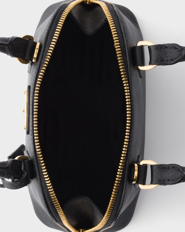 حقيبة Prada Promenade صغيرة من جلد سافيانو - أسود حقيبة Prada Promenade صغيرة من جلد سافيانو - أسود