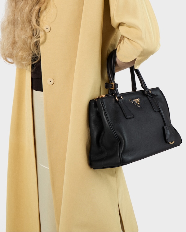 プラダ ガレリア ミディアム ソフトグレインレザー バッグ プラダ ガレリア ミディアム ソフトグレインレザー バッグ