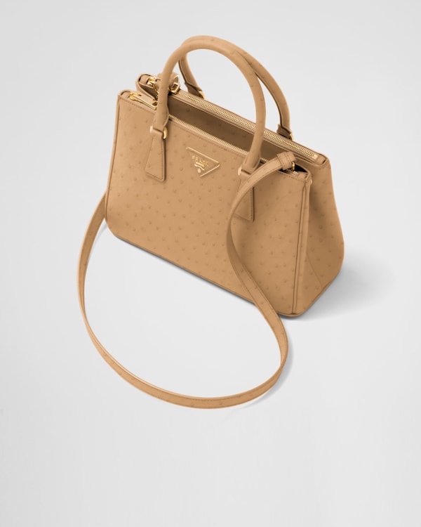 حقيبة برادا غاليريا متوسطة من جلد النعام حقيبة برادا غاليريا متوسطة من جلد النعام